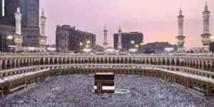 picture of Kaabah, full of people in Hajj season