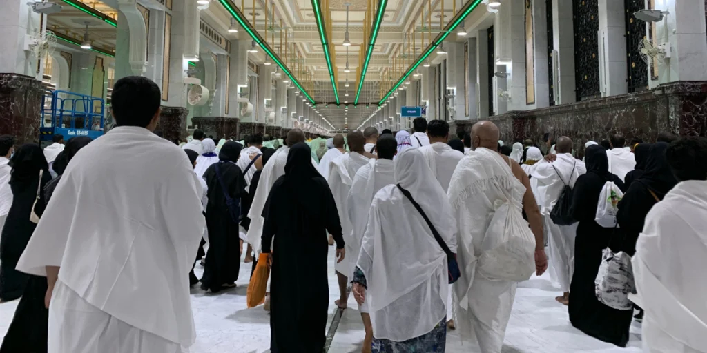 Common Mistakes First-Time Hajj Pilgrims Make and How to Avoid Them