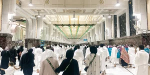 crowd of people during umrah
